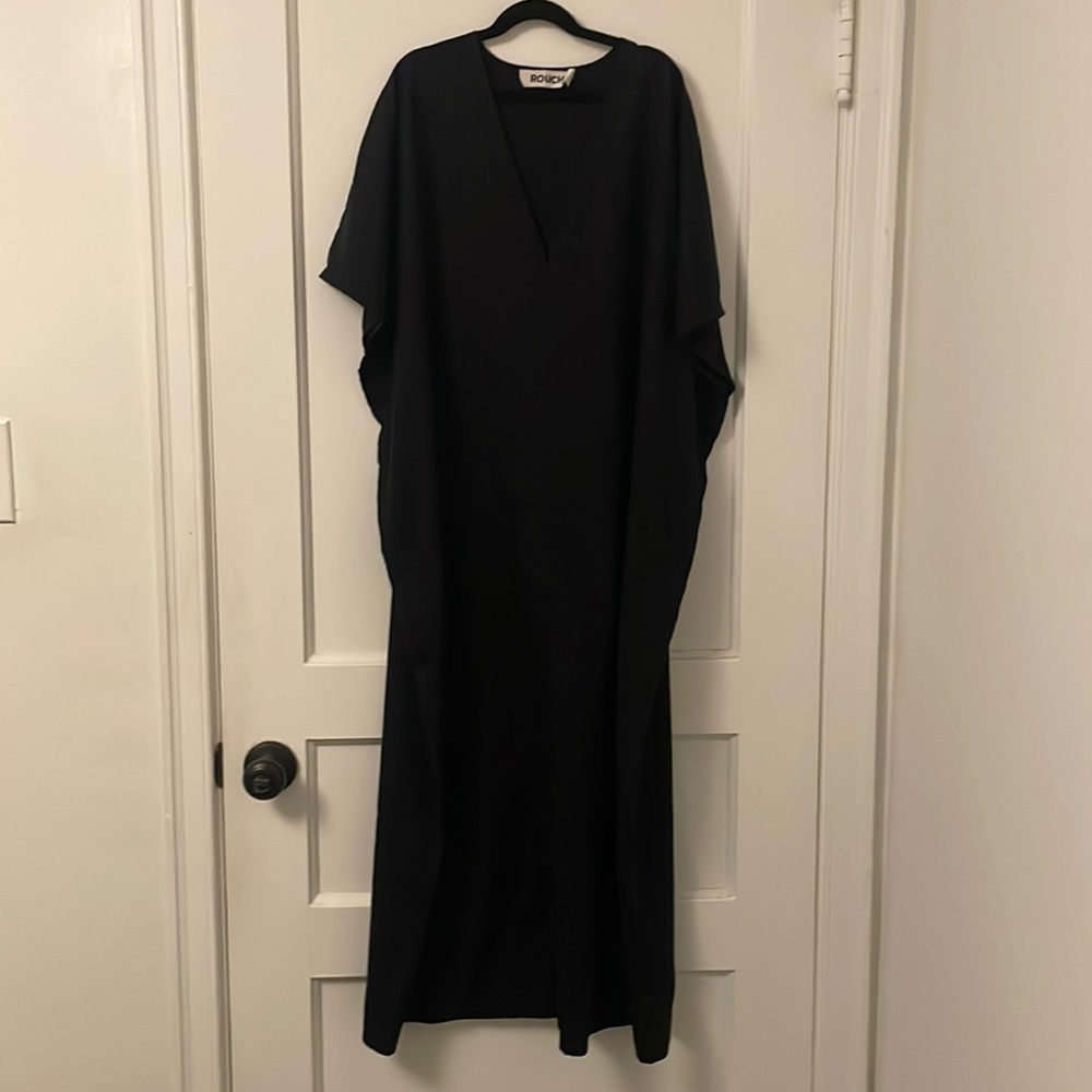 Roucha Black V-Neck Cotton Lyocell Dress - Size D